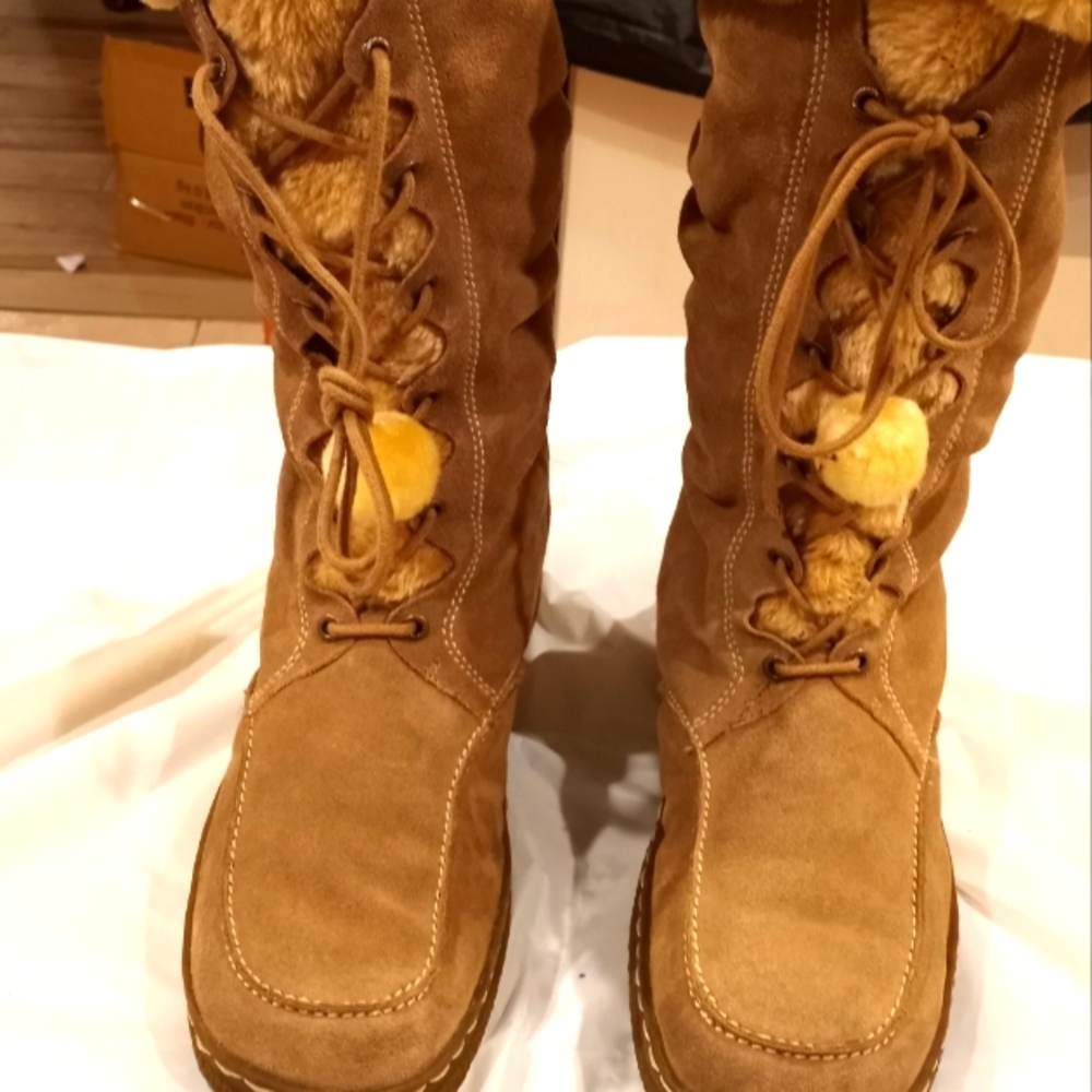 BARE TRAPS BOOTS